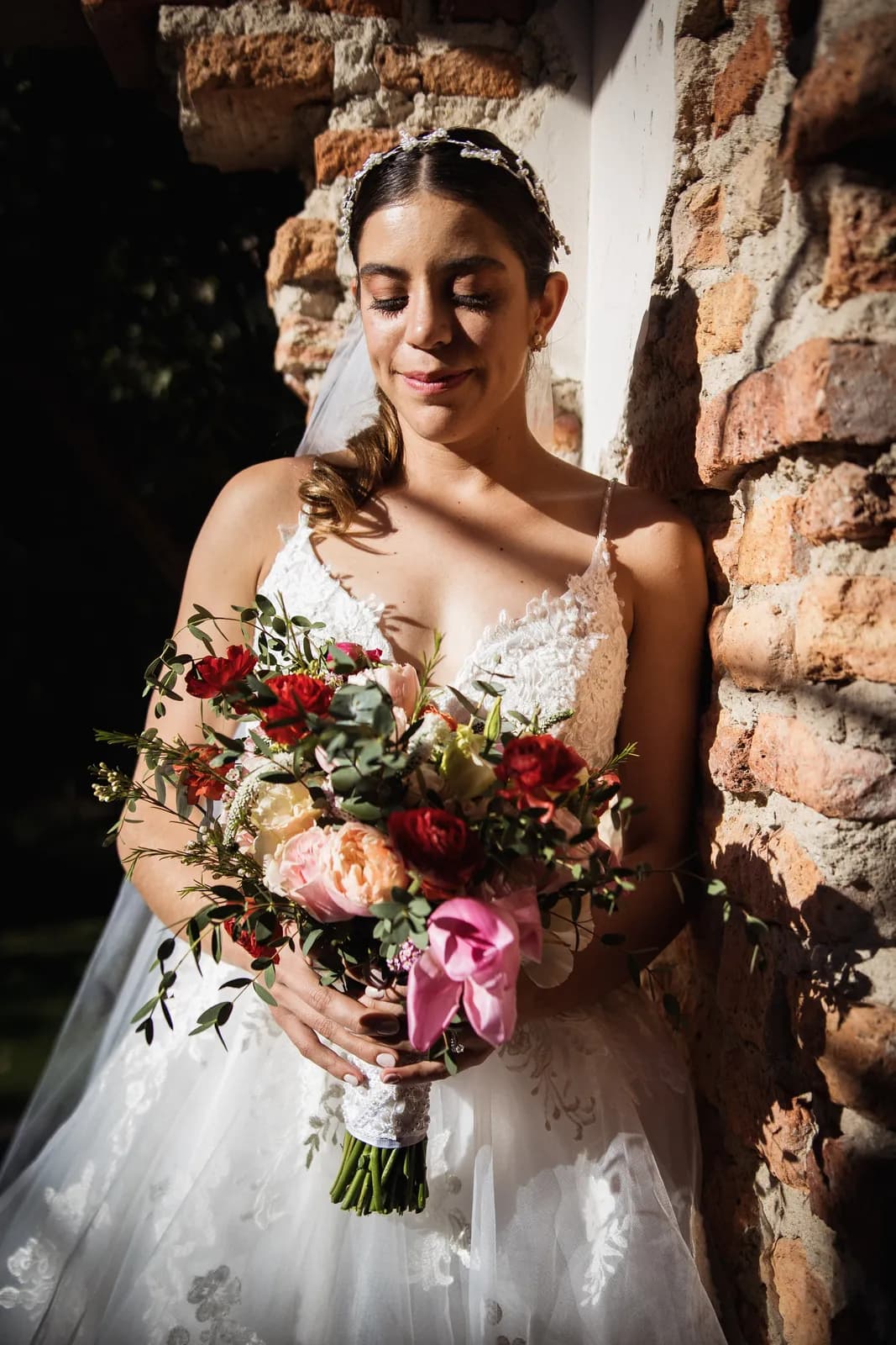 Novia con su ramo de flores